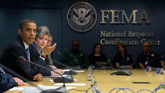 ap_obama_briefs_fema_mi_121031_wmain