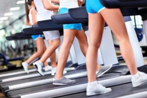 Treadmill-walkers-gym-Depositphotos_11275390_xl